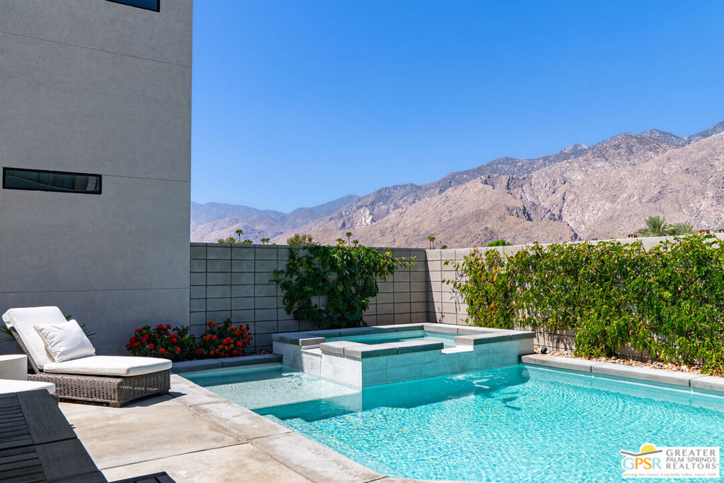 217 Vista Terrace