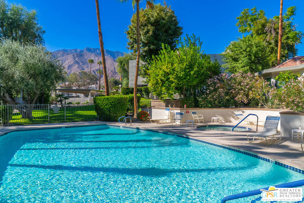 325 E Via Escuela 324