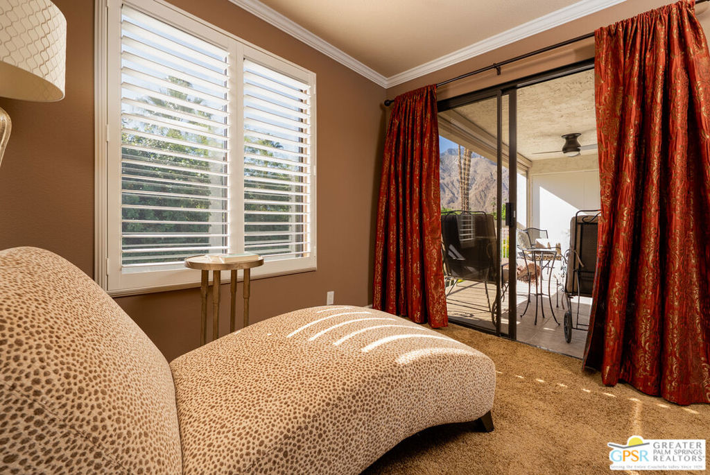 325 E Via Escuela 324