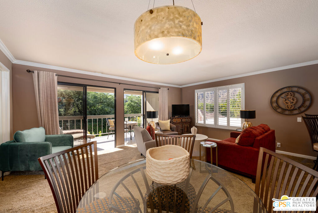 325 E Via Escuela 324