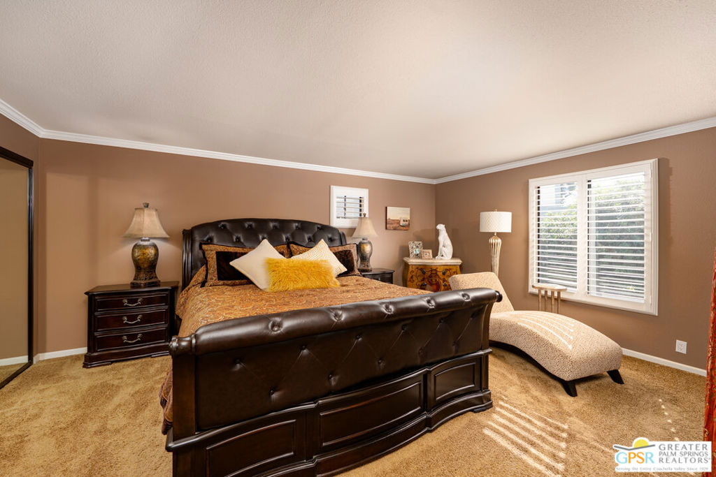 325 E Via Escuela 324