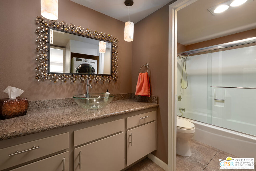 325 E Via Escuela 324