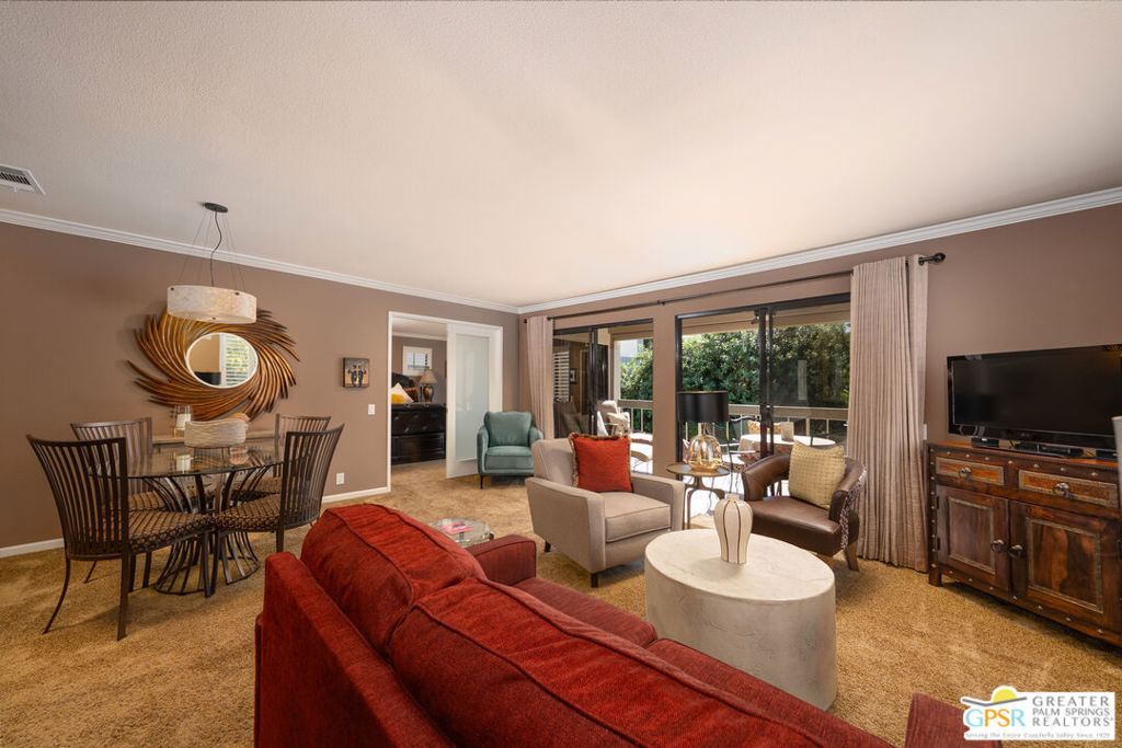 325 E Via Escuela 324