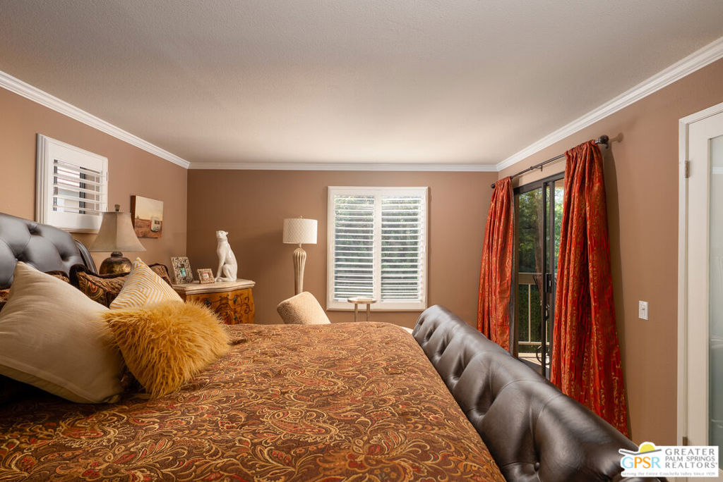 325 E Via Escuela 324