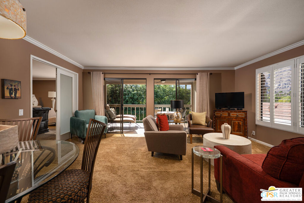 325 E Via Escuela 324