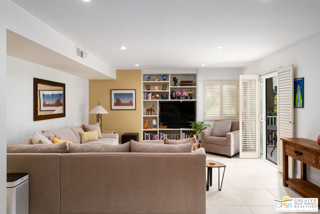 2023 N Via Miraleste 1017