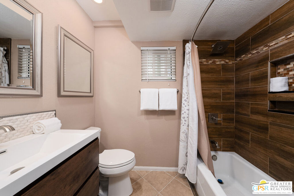 2023 N Via Miraleste 1017