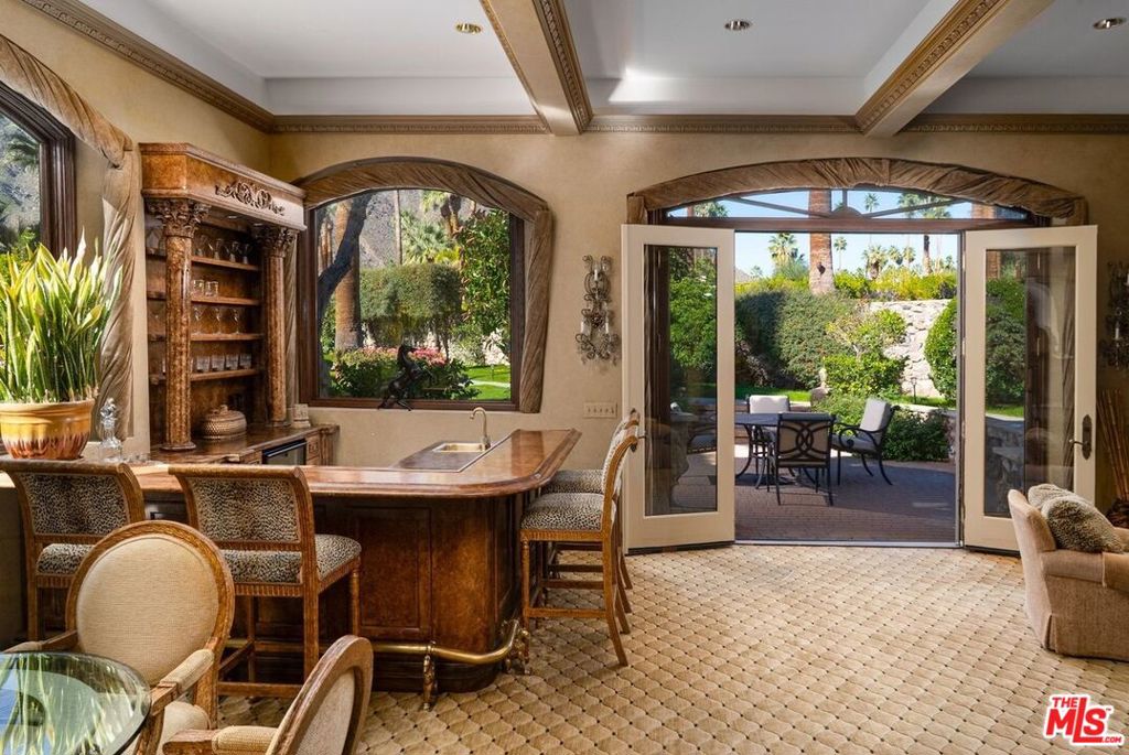 457 W Hermosa Place