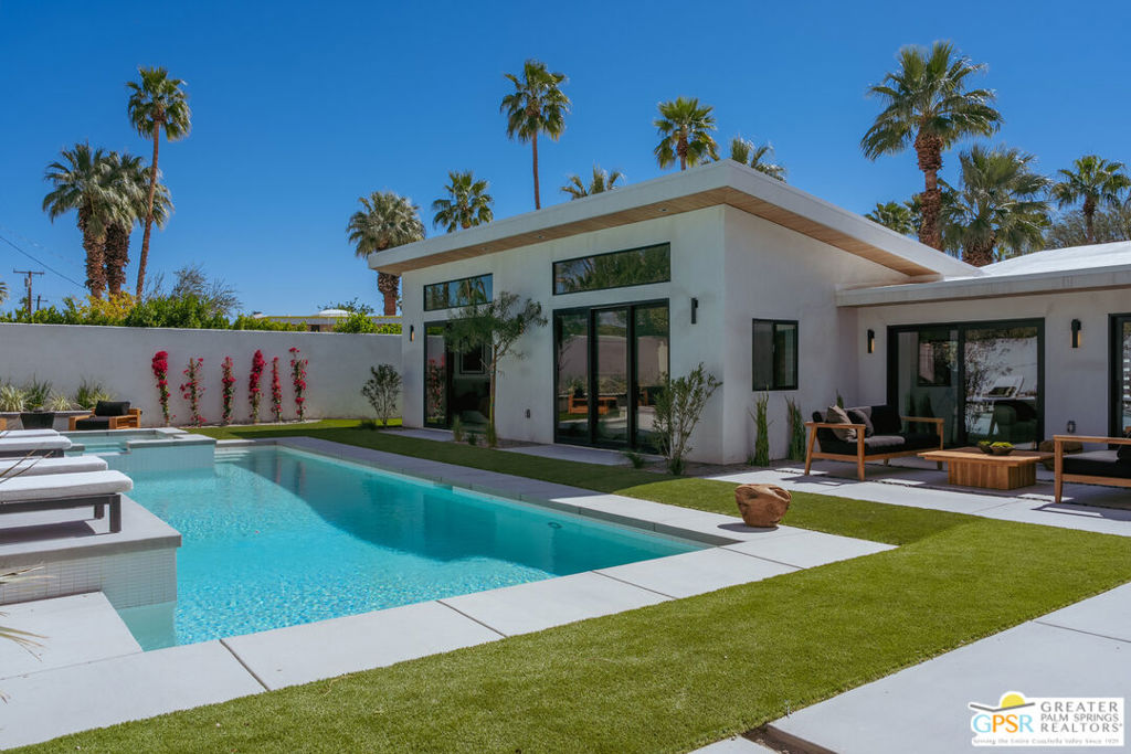 1956 E Park Drive