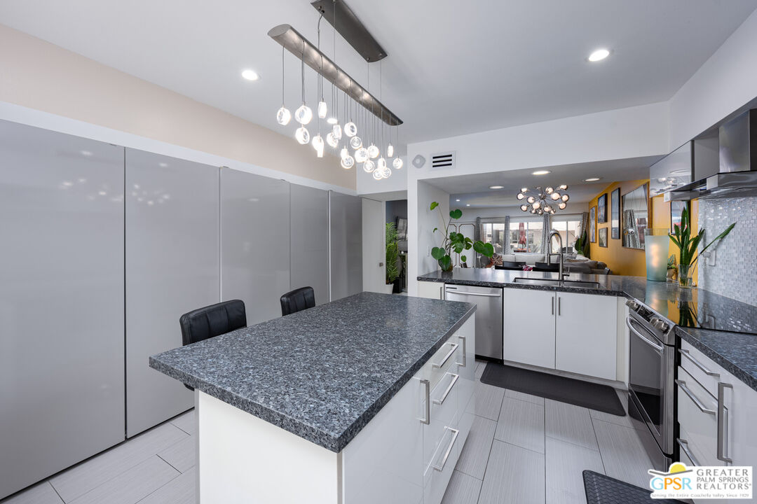 277 E Alejo Rd Unit: 124