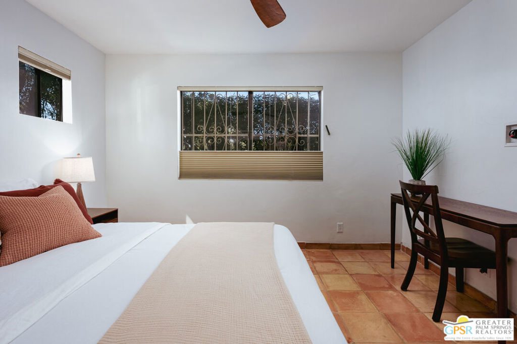 413 E Via Escuela 611