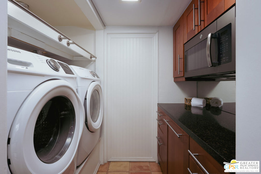 413 E Via Escuela 611