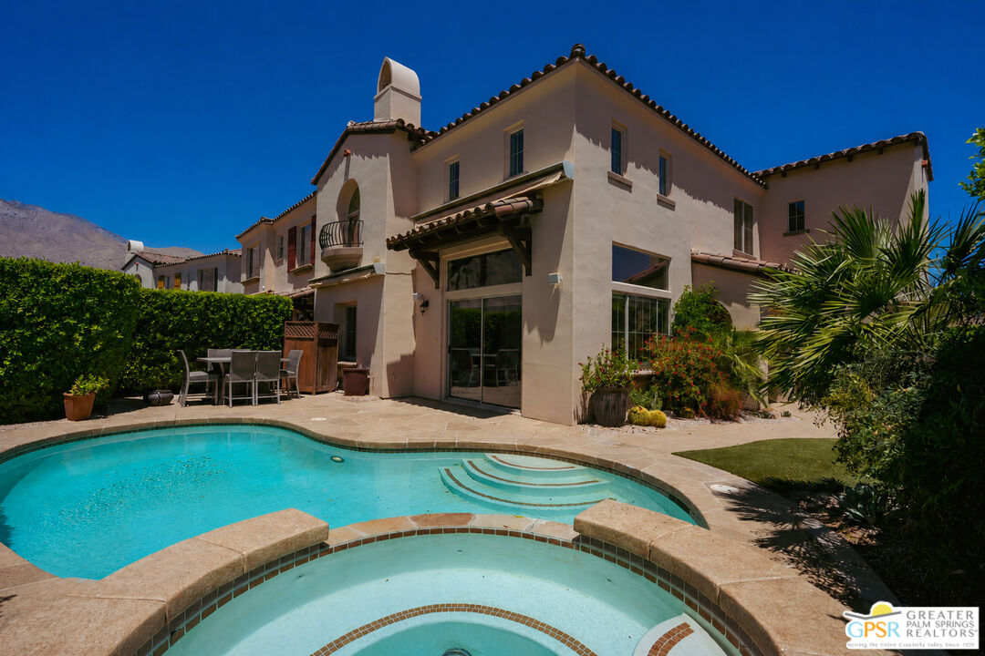 1365 Yermo Dr