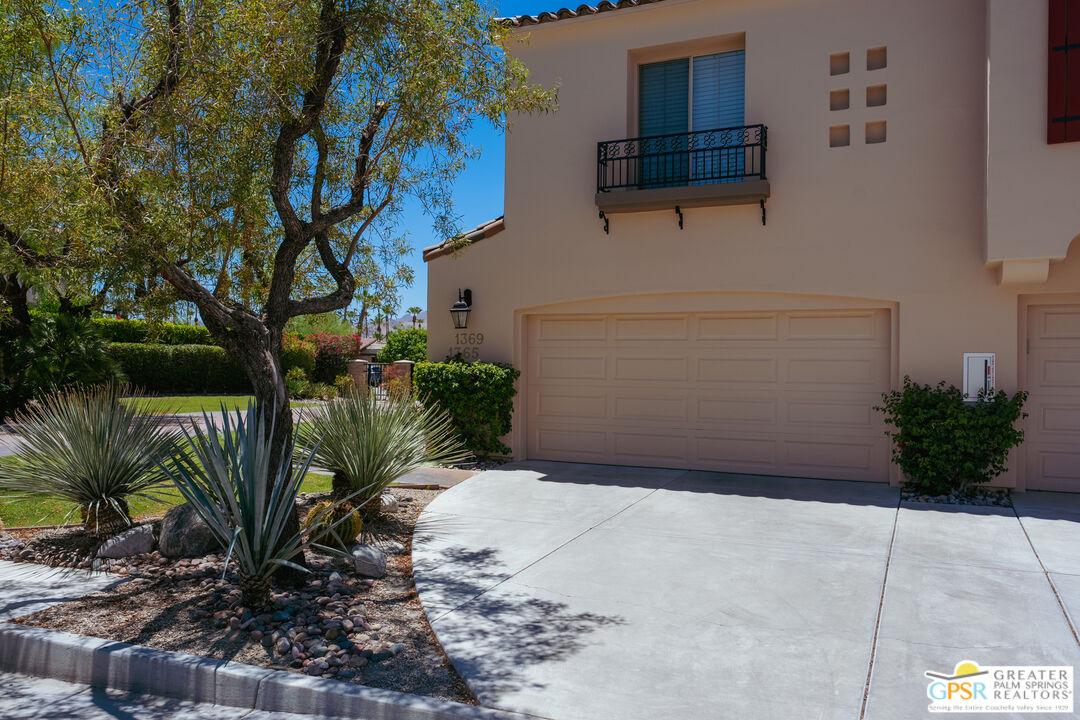 1365 Yermo Dr