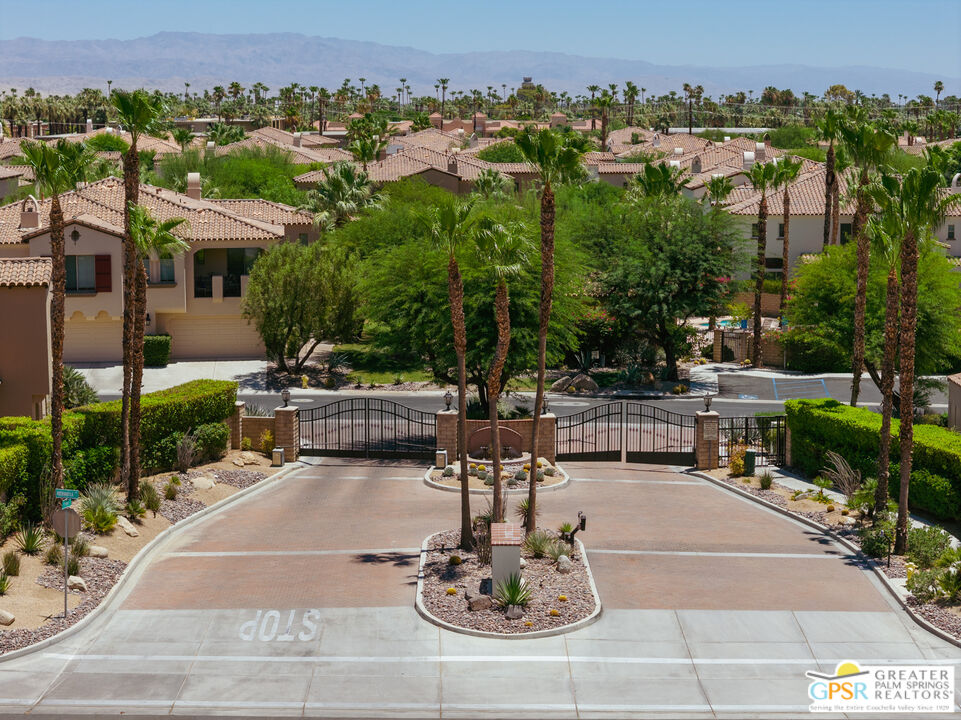 1365 Yermo Dr