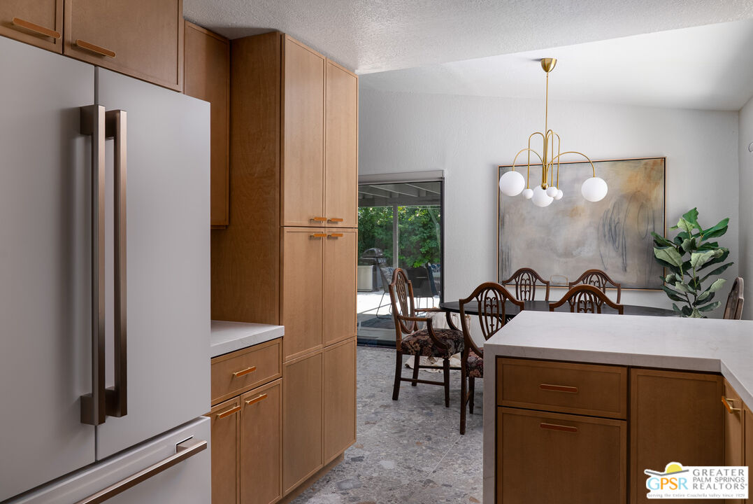 399 E San Rafael Dr