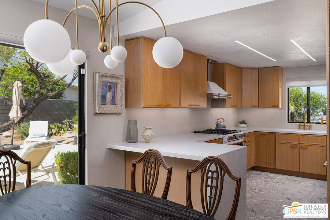 399 E San Rafael Dr