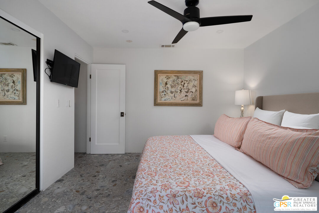 399 E San Rafael Dr