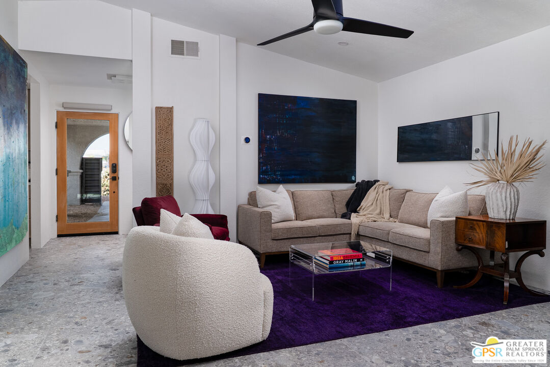 399 E San Rafael Dr