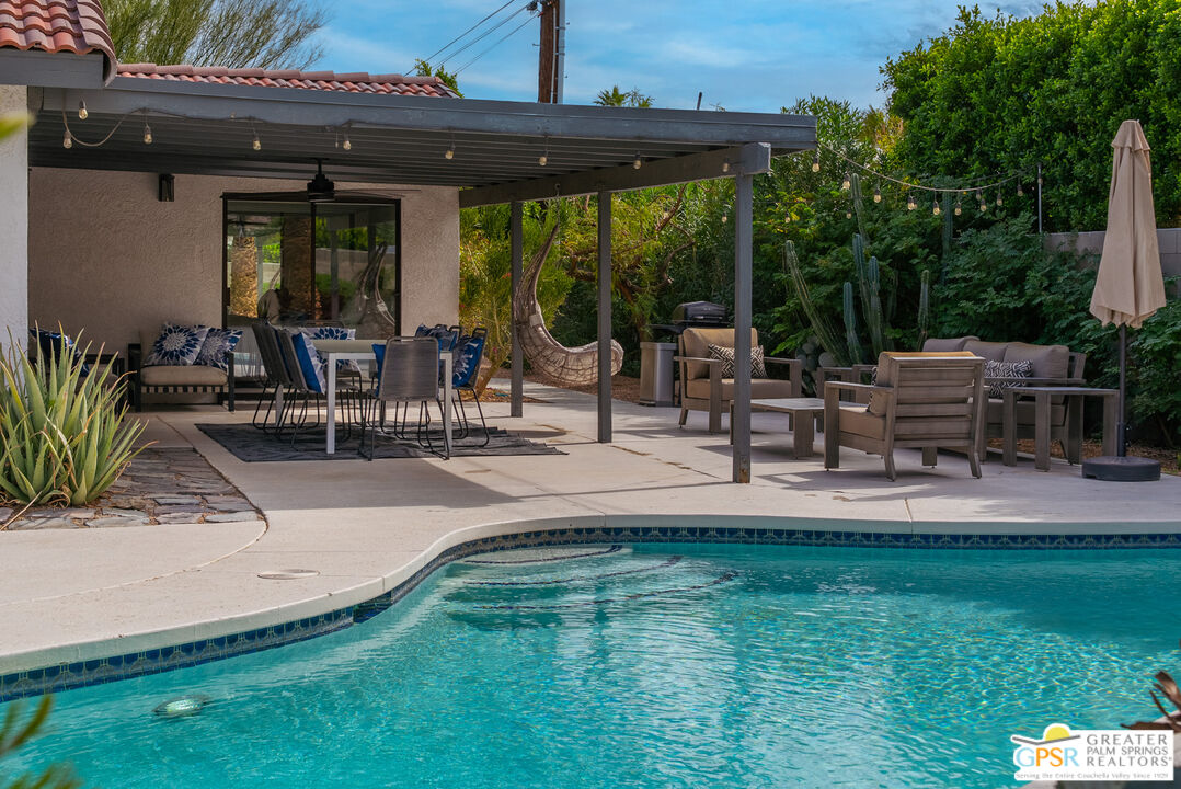 399 E San Rafael Dr