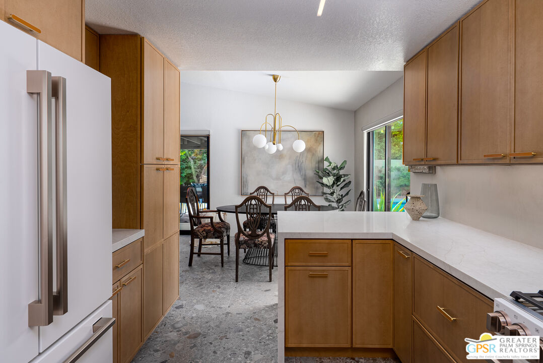 399 E San Rafael Dr