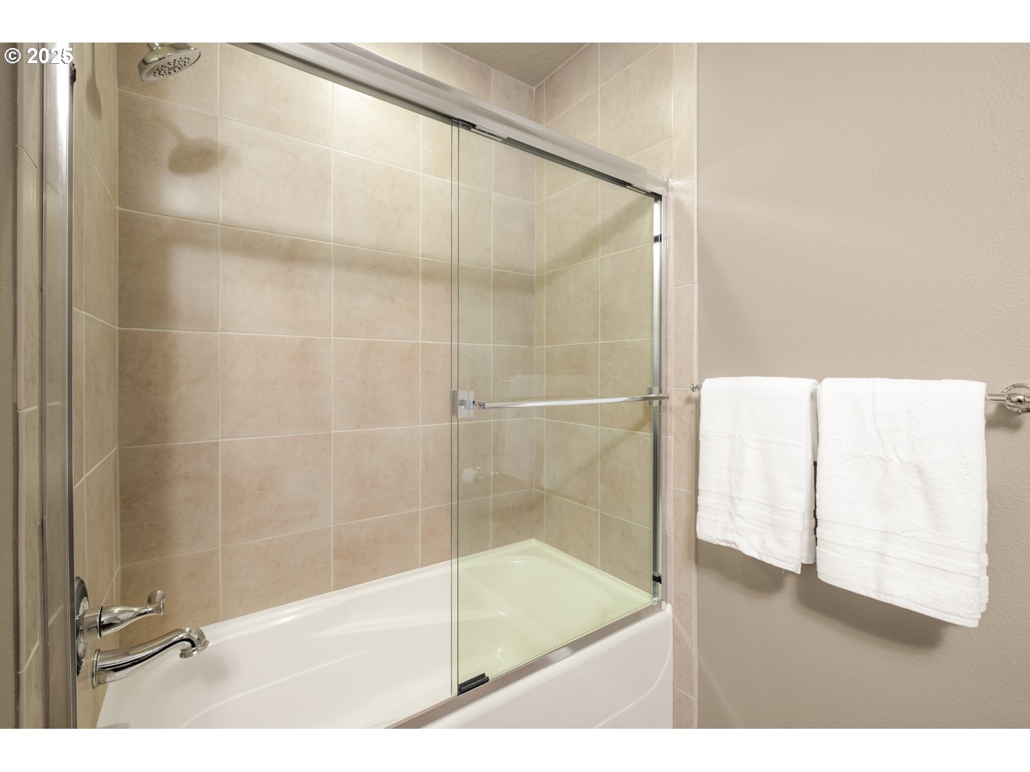 11709 SE CRESTED EAGLE LN E5, Happy Valley Unit: E5