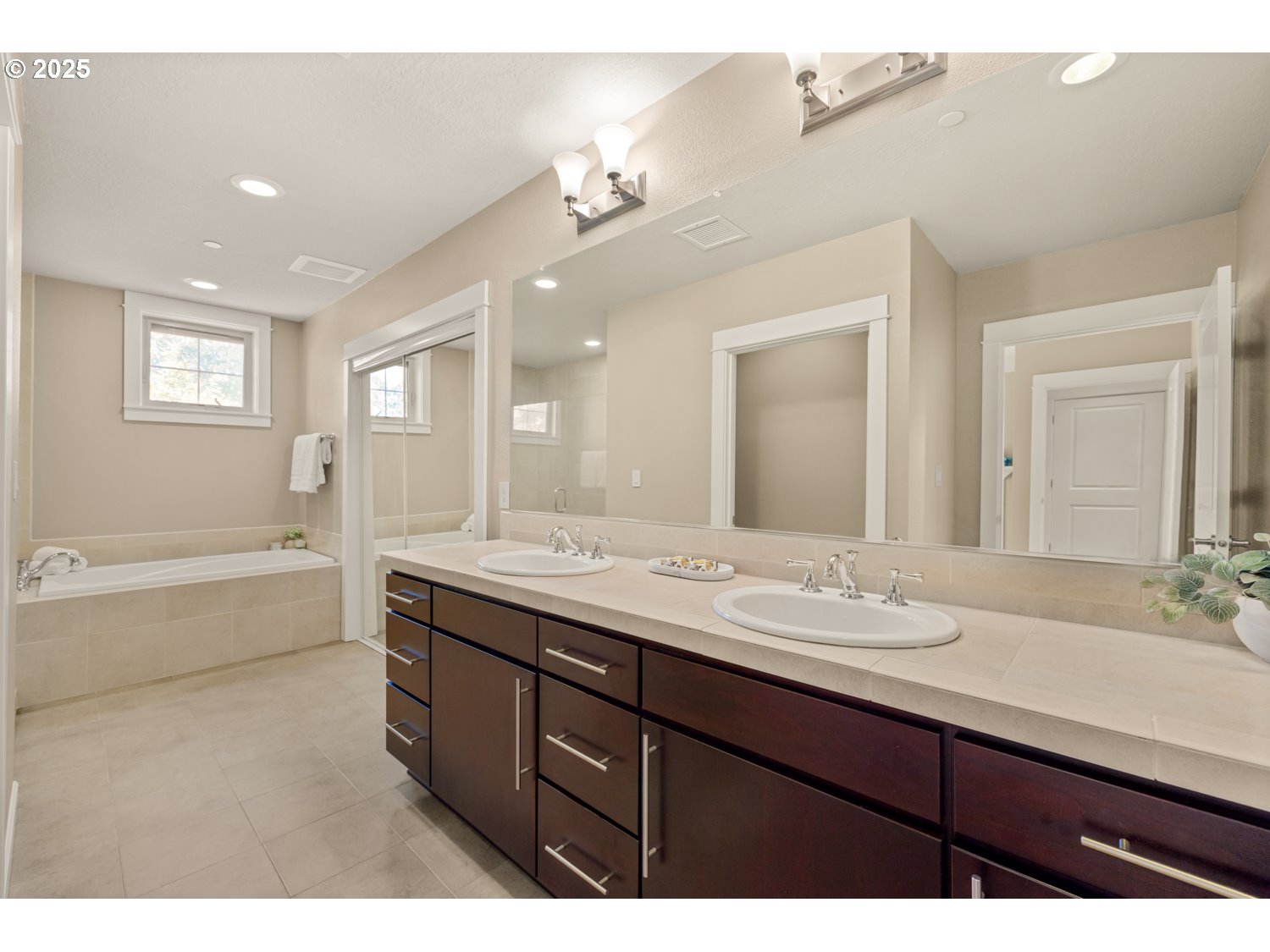 11709 SE CRESTED EAGLE LN E5, Happy Valley Unit: E5