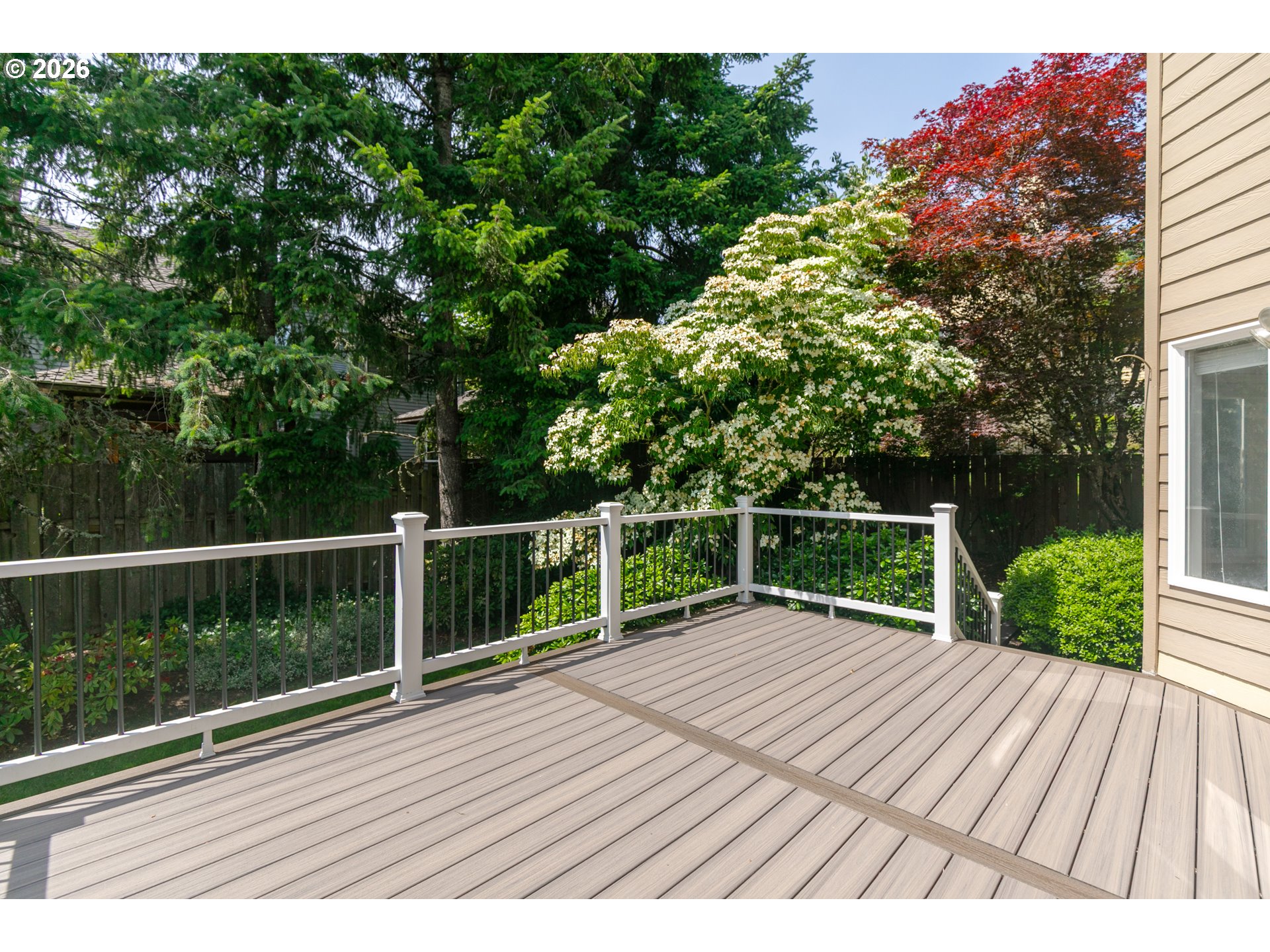 2011 NW NEW HOPE CT