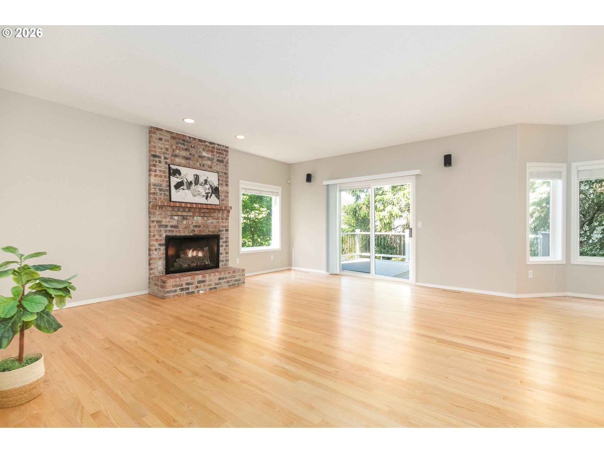 2011 NW NEW HOPE CT