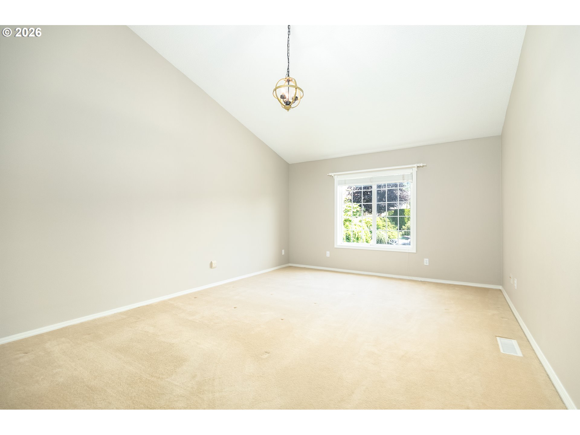 2011 NW NEW HOPE CT