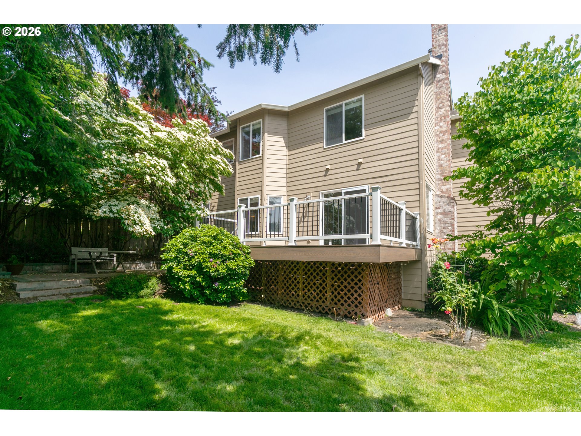 2011 NW NEW HOPE CT