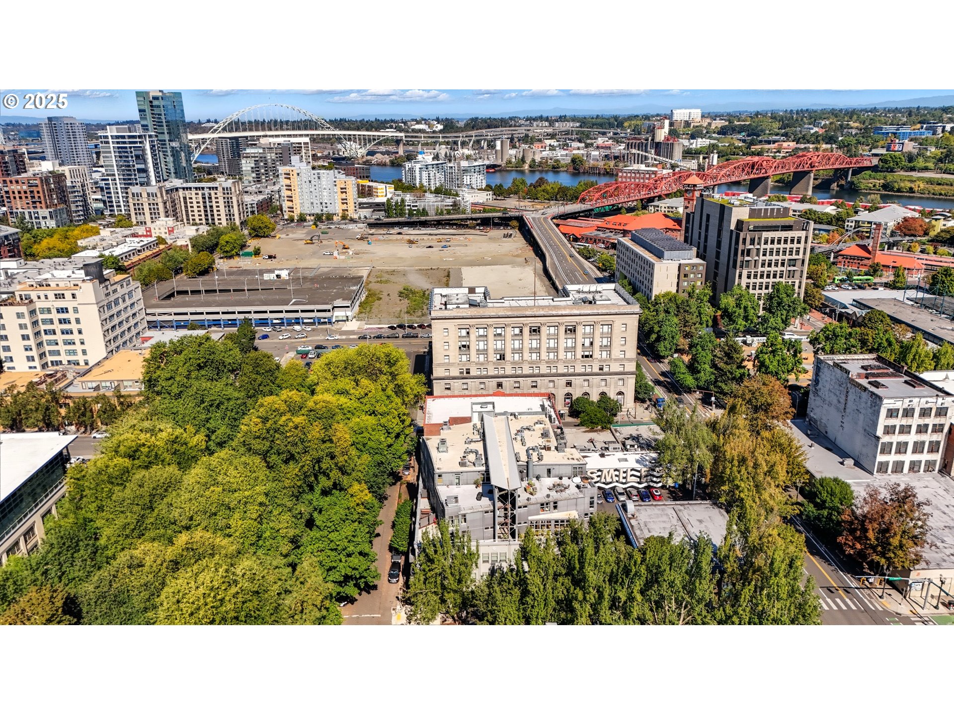 725 NW FLANDERS ST 401