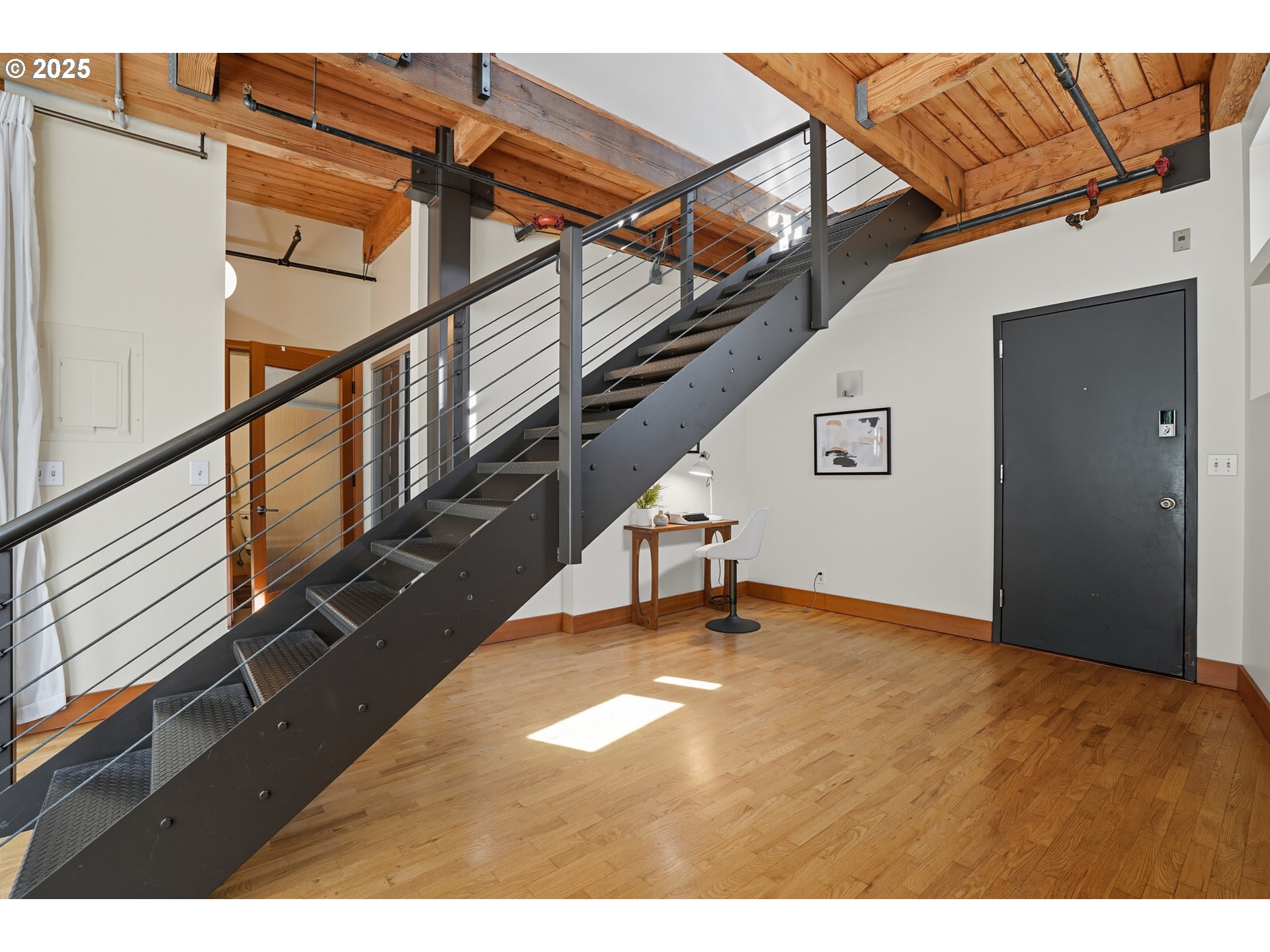 725 NW FLANDERS ST 401