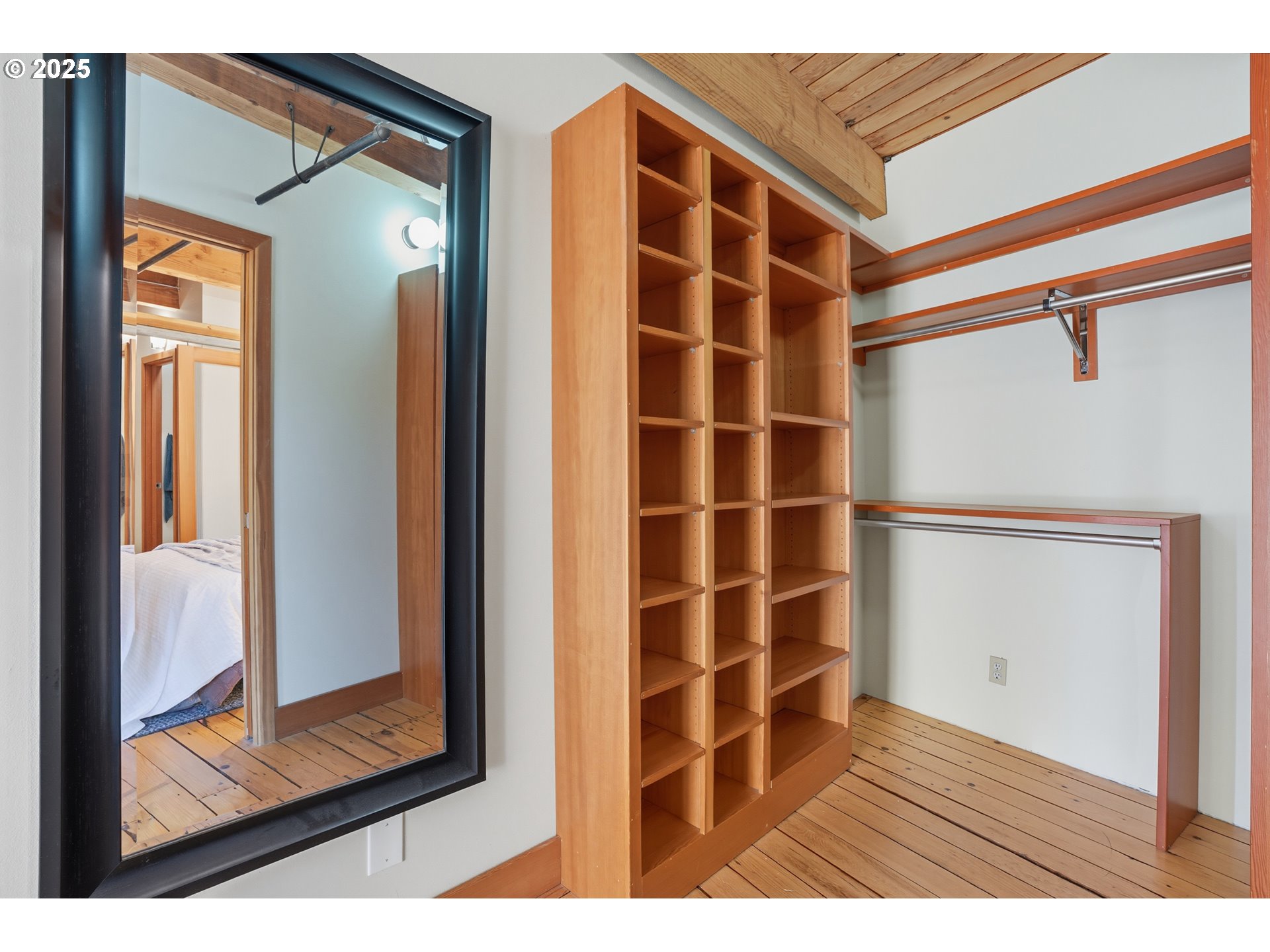 725 NW FLANDERS ST 401