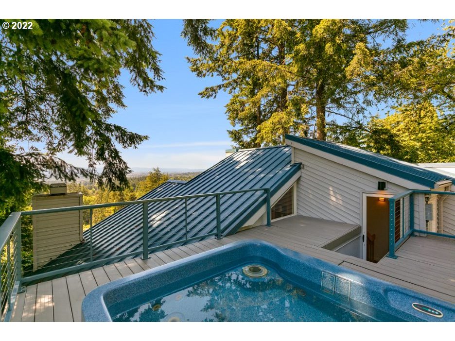 8500 SW Mapleridge DR