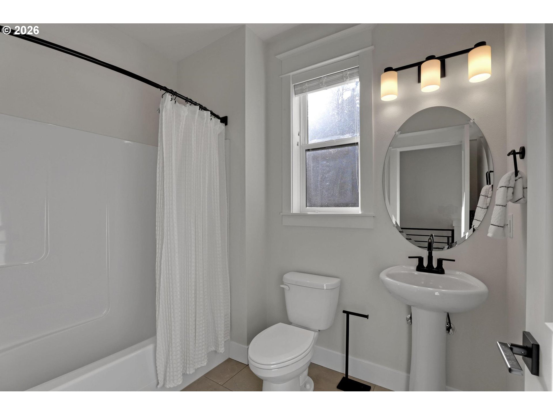 4022 SE ALDERCREST RD