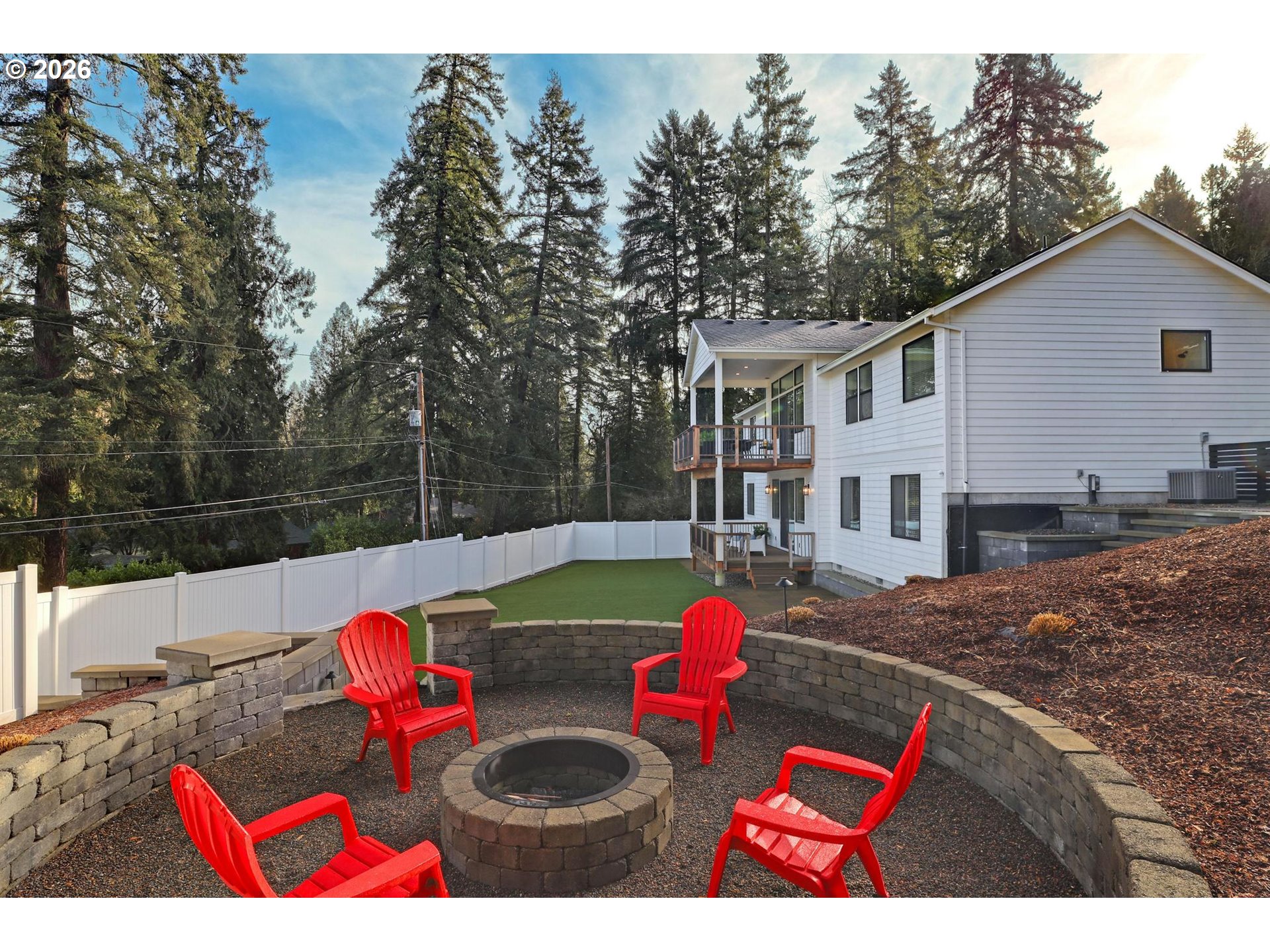 4022 SE ALDERCREST RD