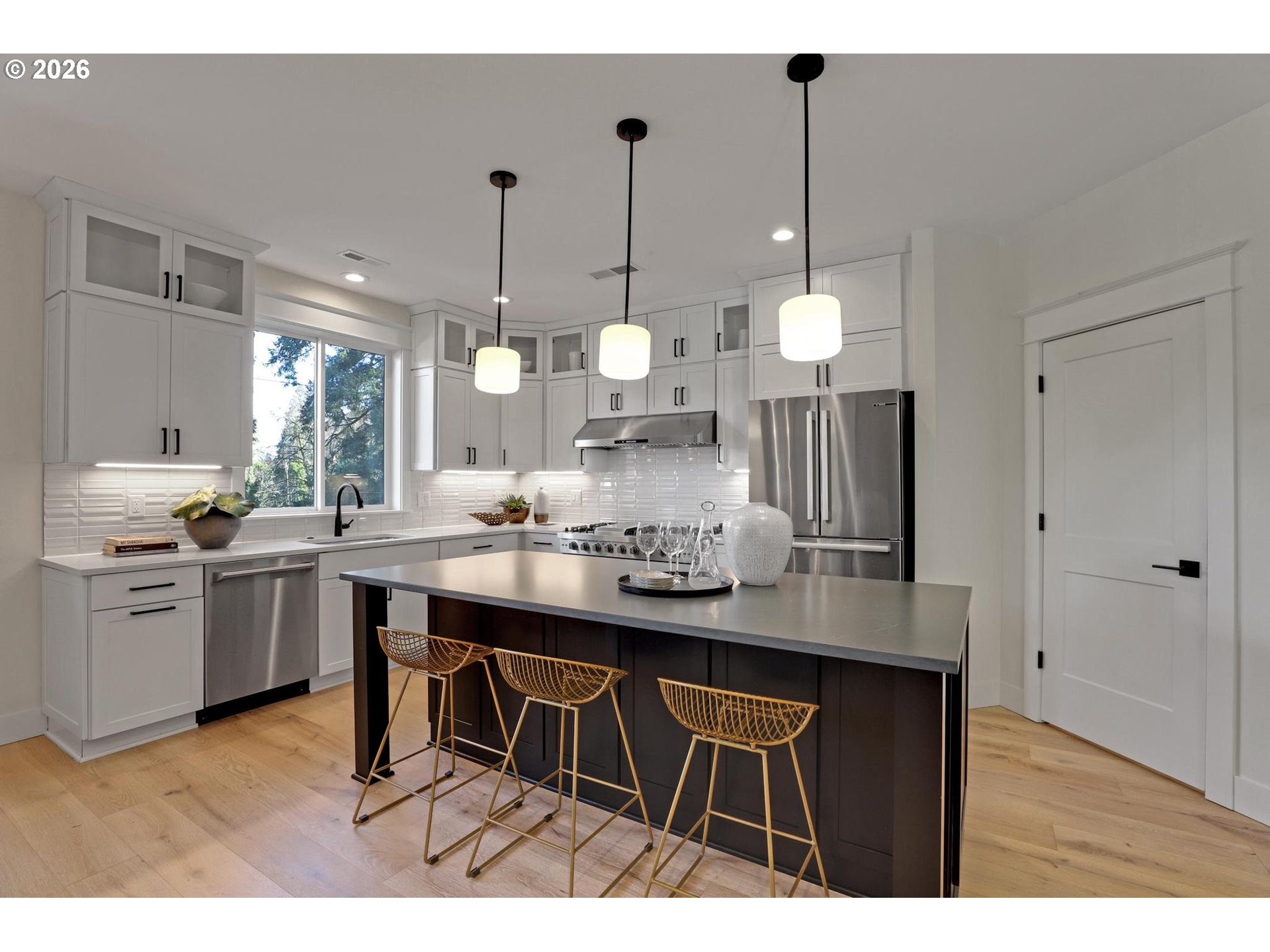 4022 SE ALDERCREST RD