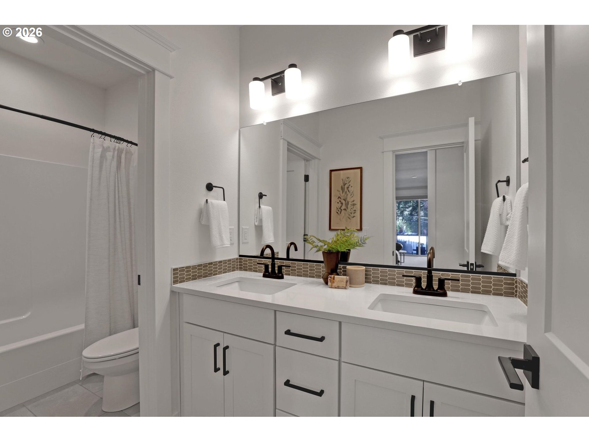 4022 SE ALDERCREST RD