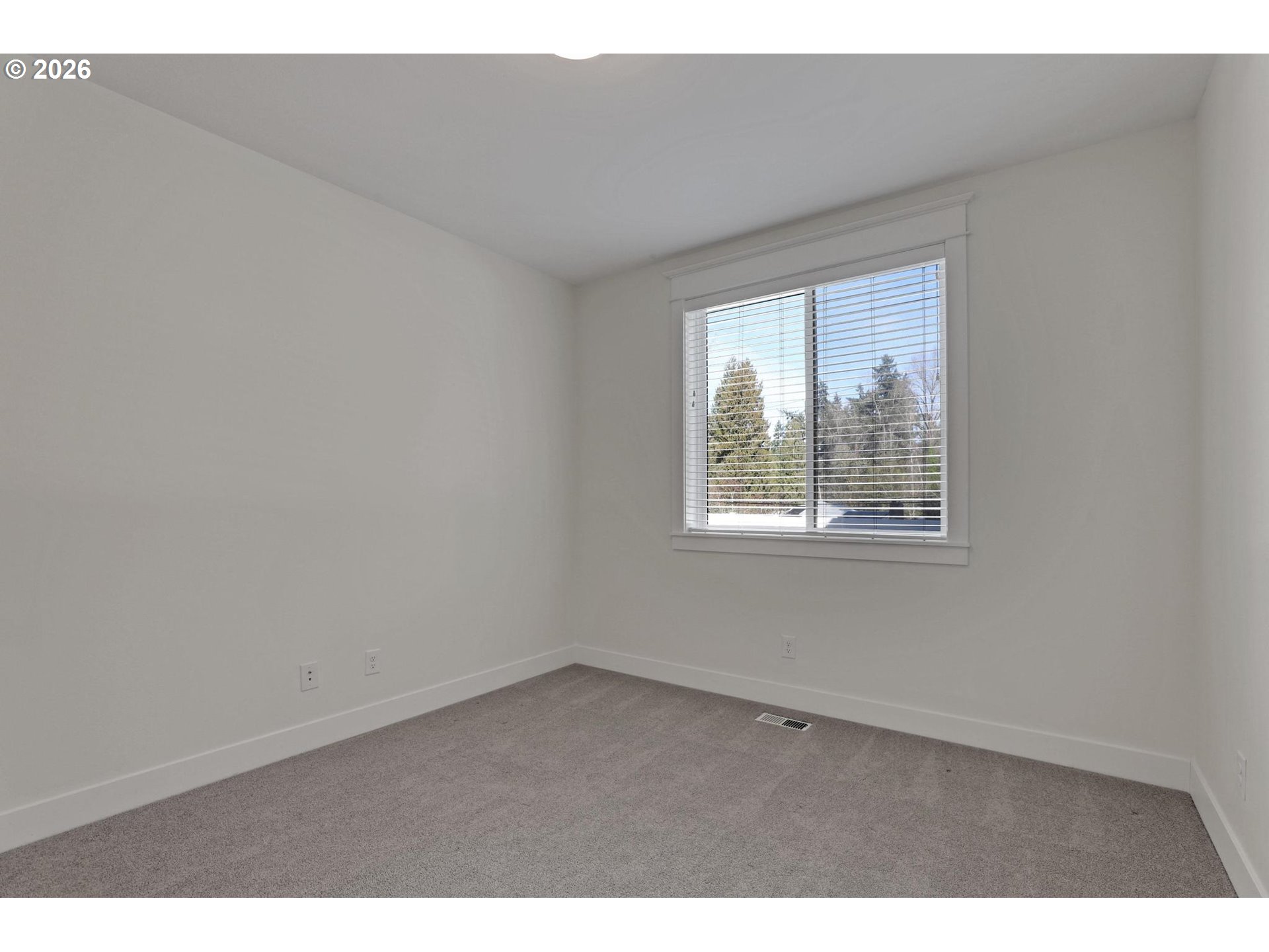 4022 SE ALDERCREST RD