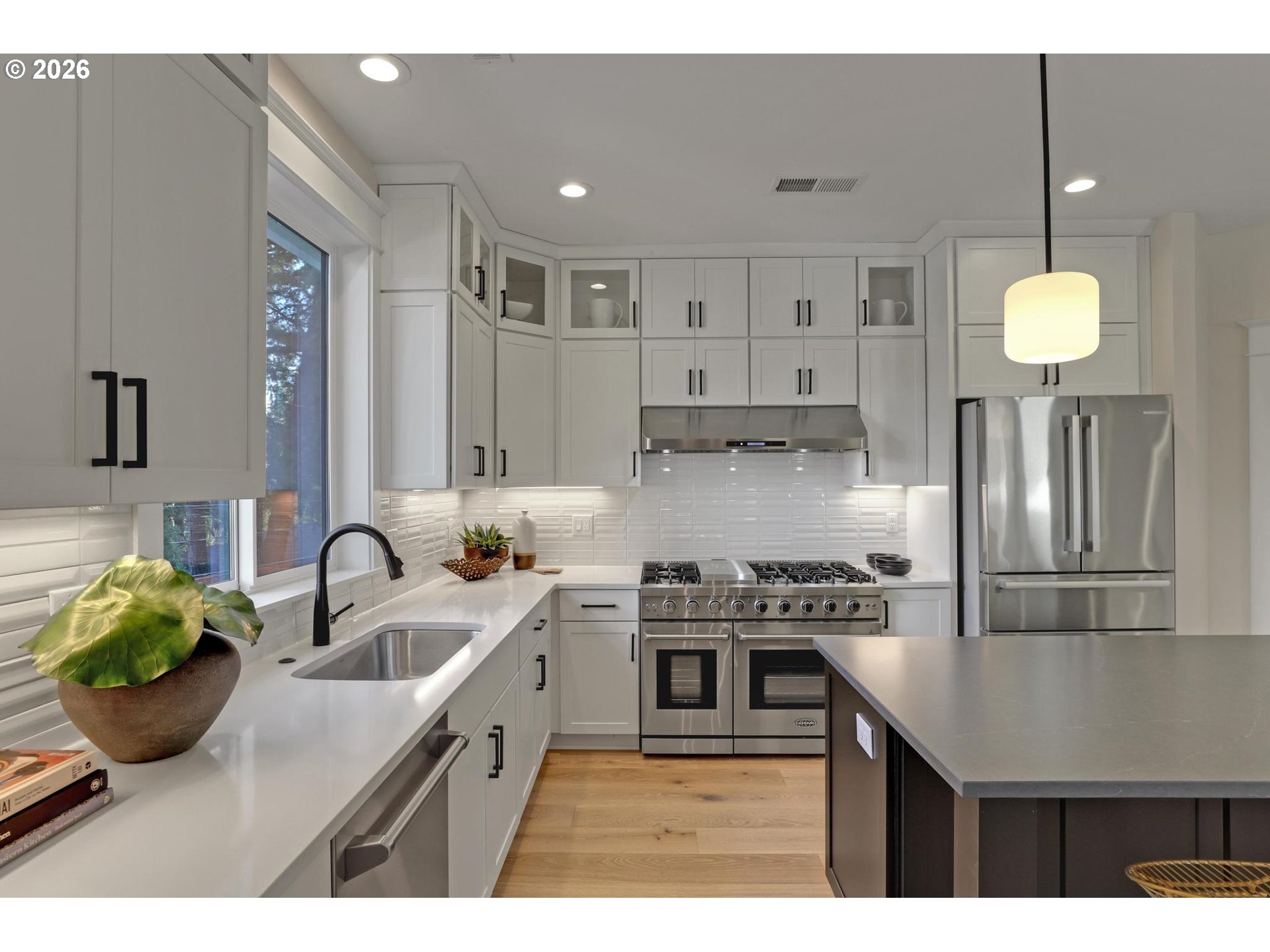 4022 SE ALDERCREST RD