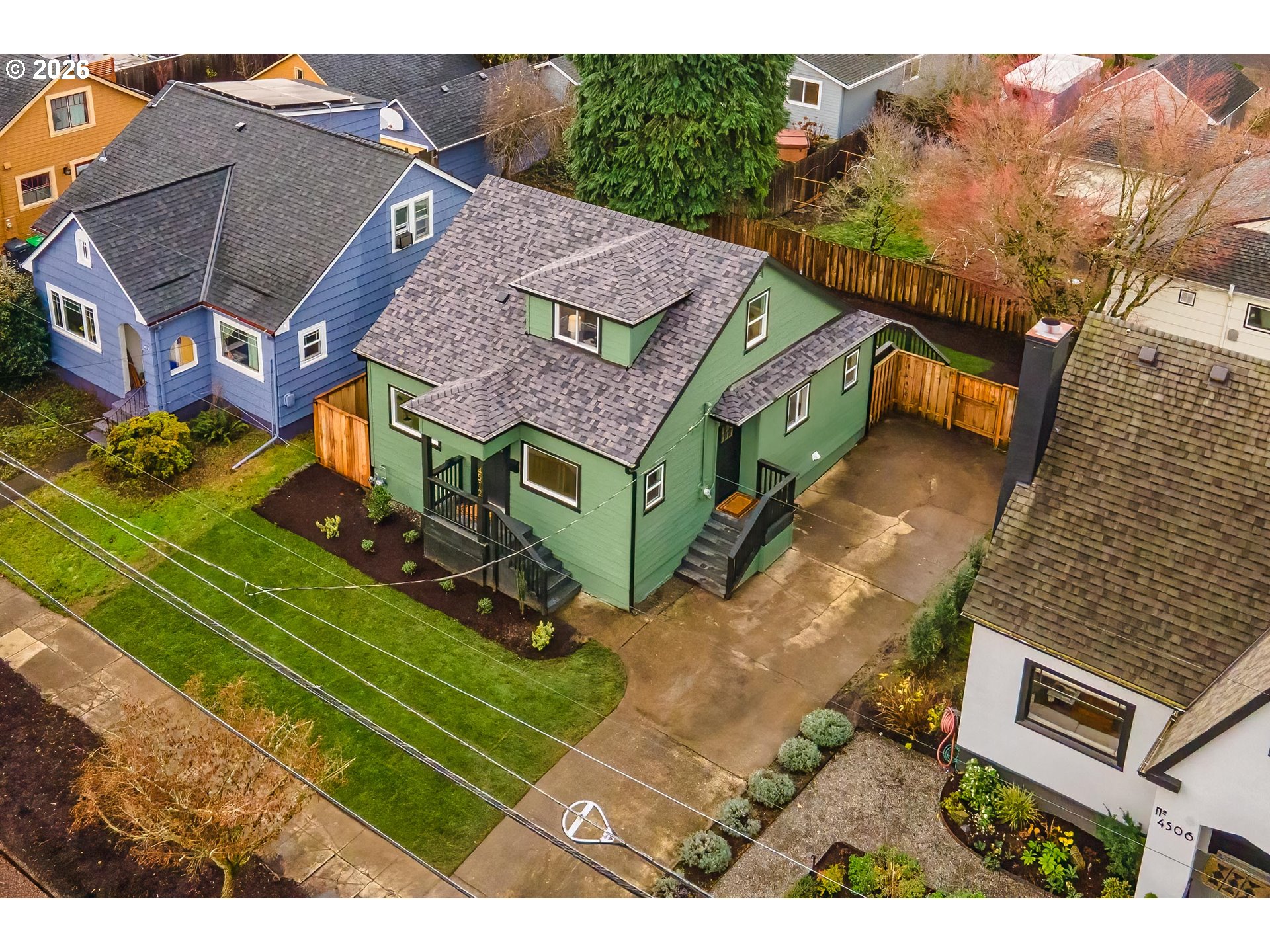 4512 SE CLINTON ST SE