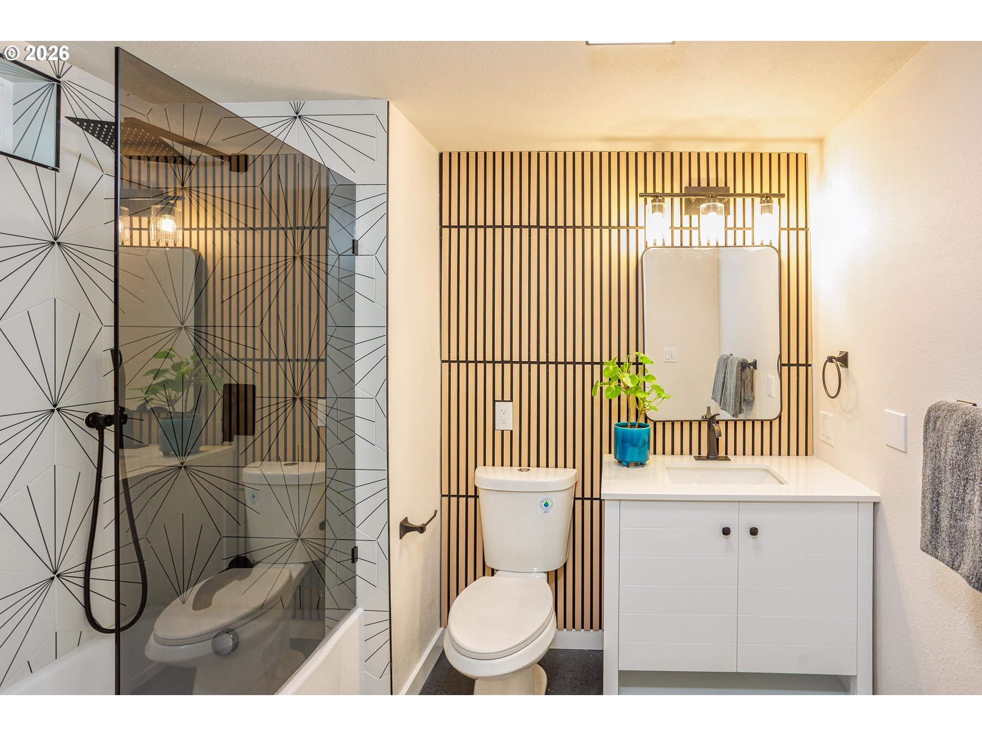 4512 SE CLINTON ST SE