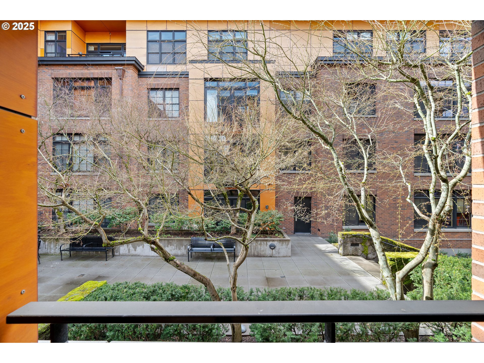 2350 NW SAVIER ST 202