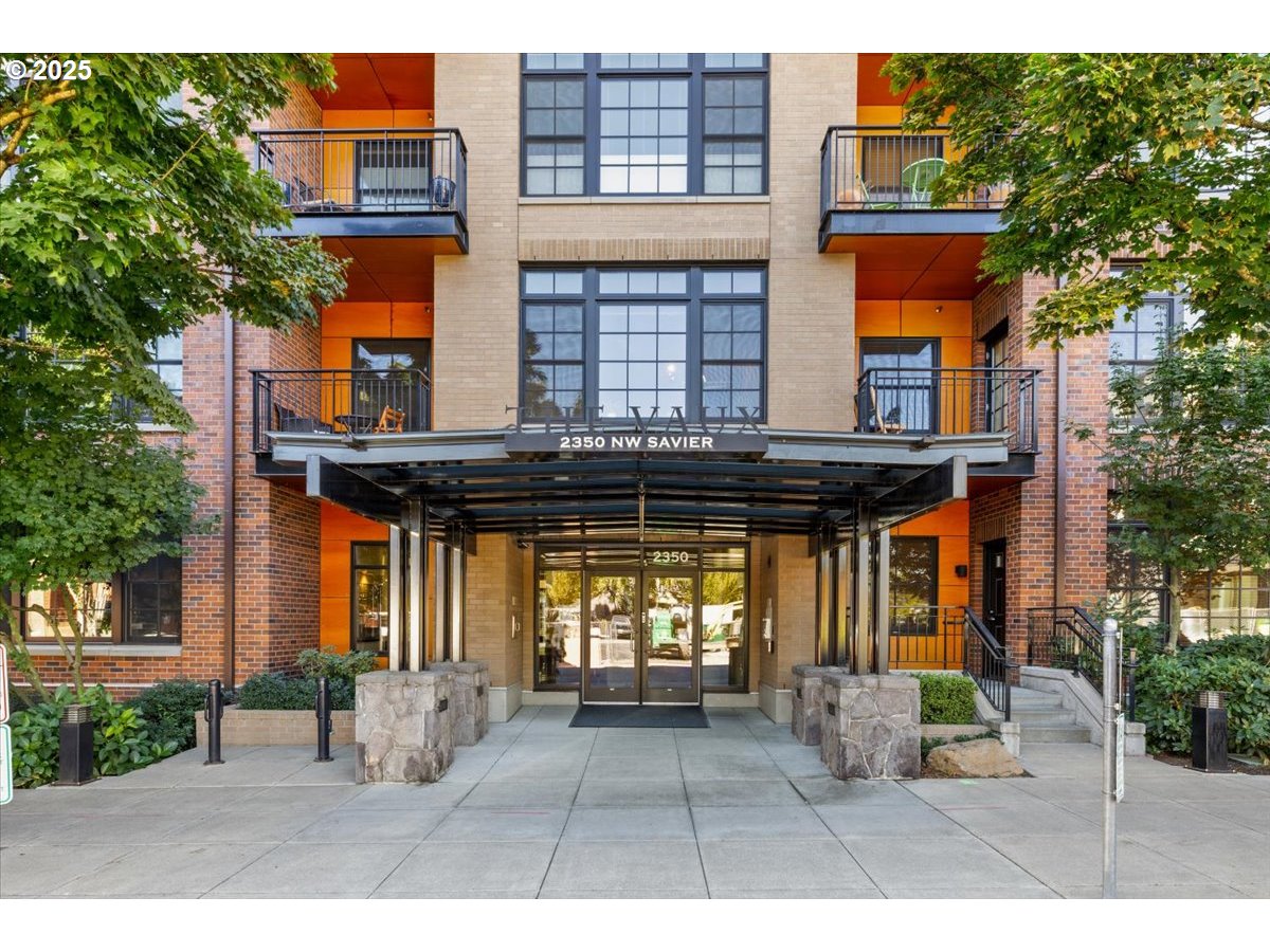 2350 NW SAVIER ST 202