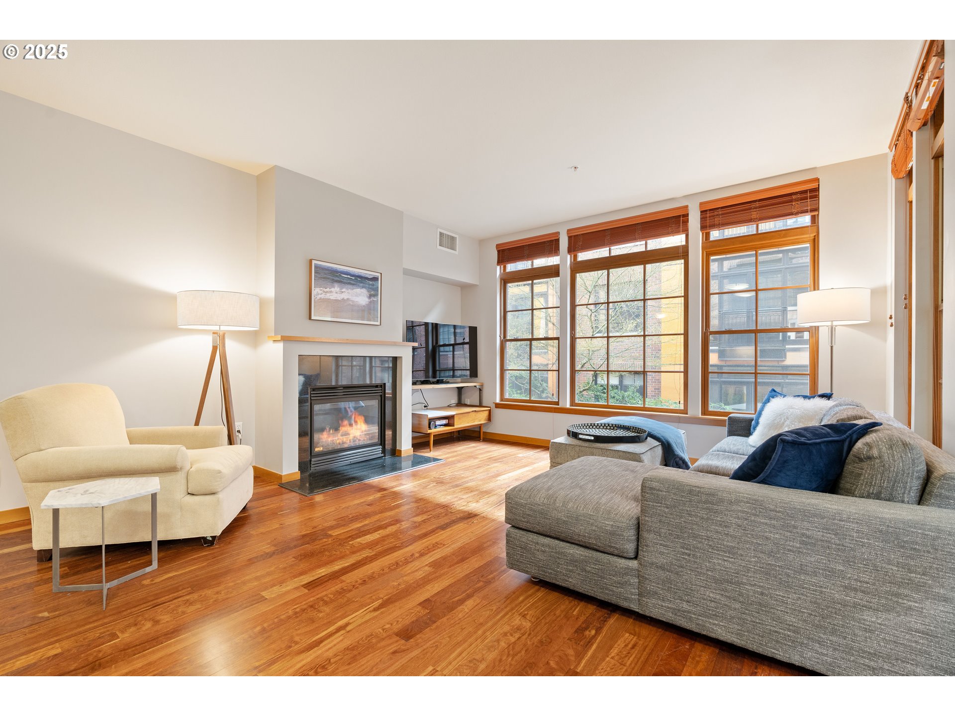 2350 NW SAVIER ST 202