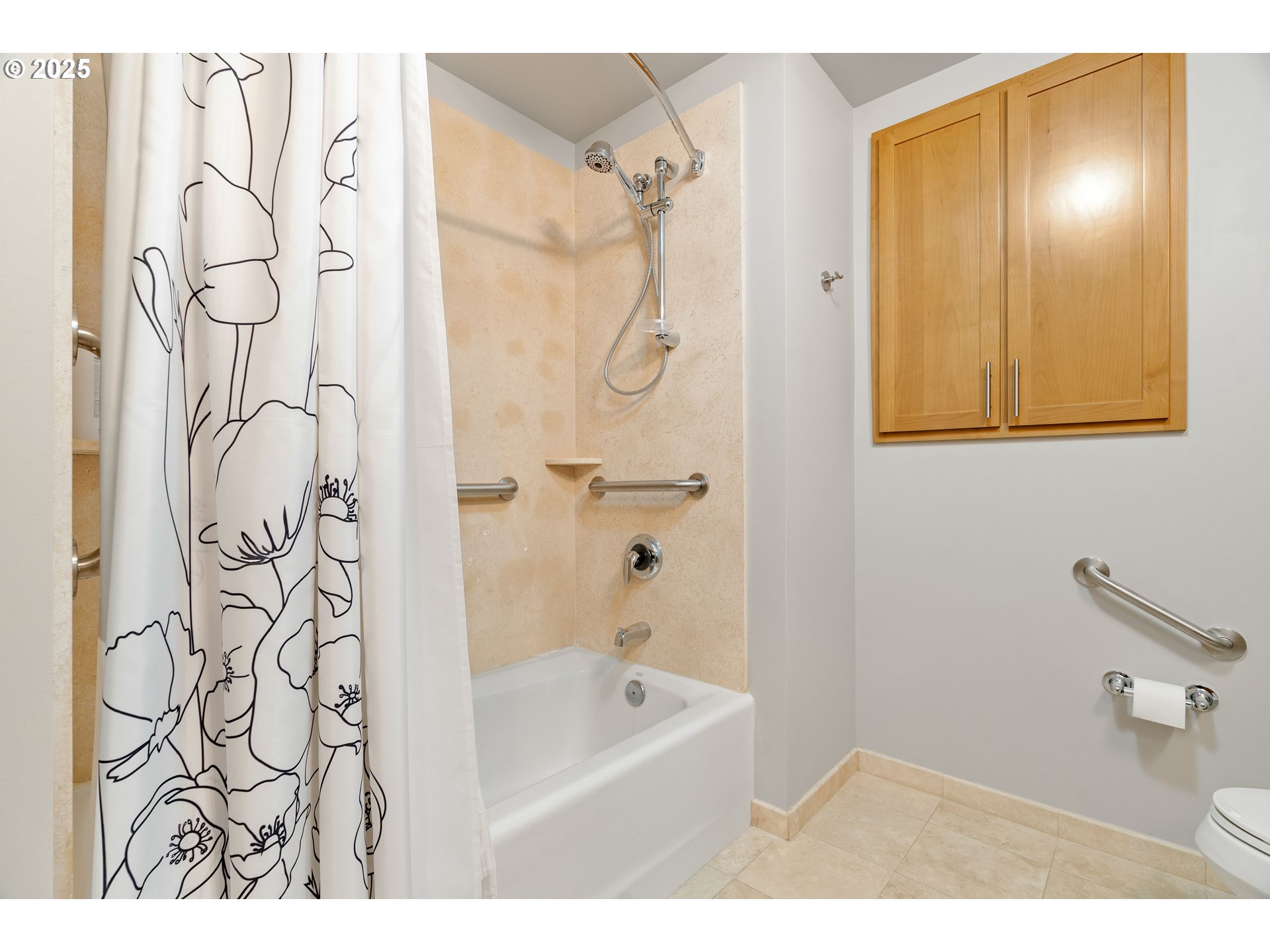 2350 NW SAVIER ST 202