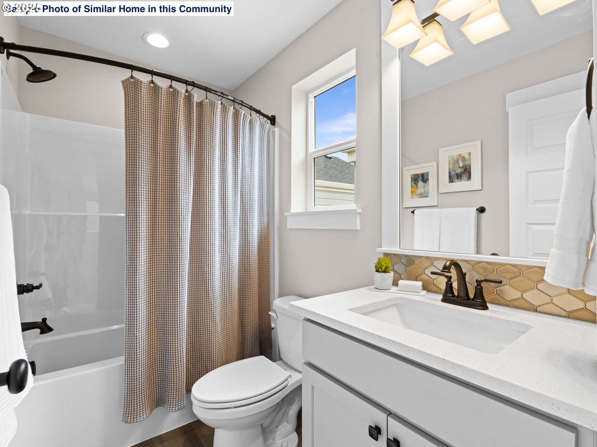 4583 N Haight AVE