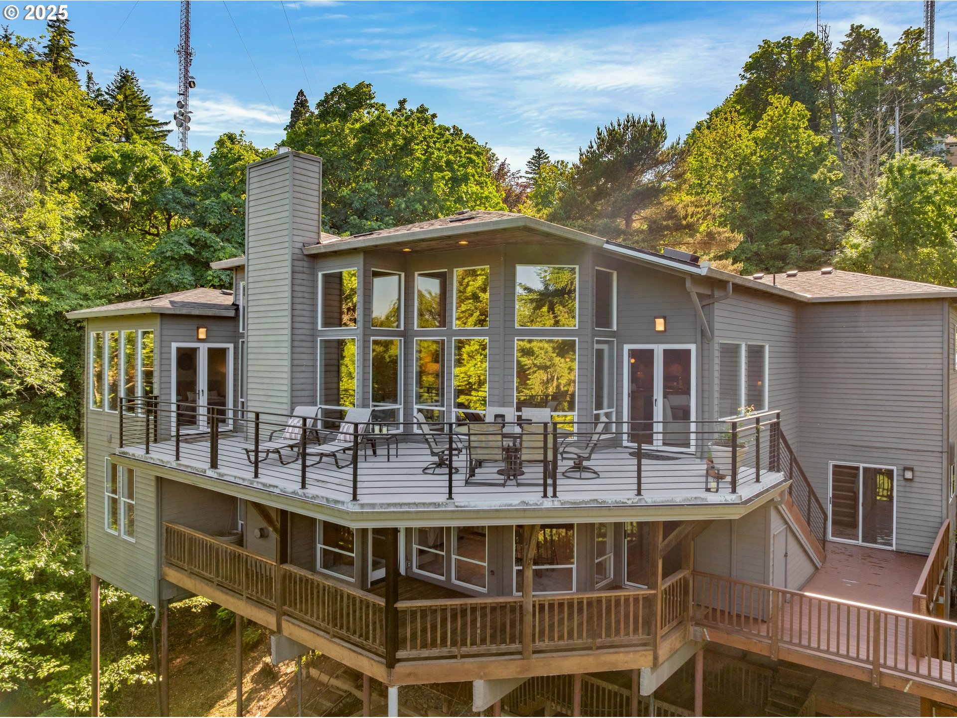 262 NW ROYAL BLVD