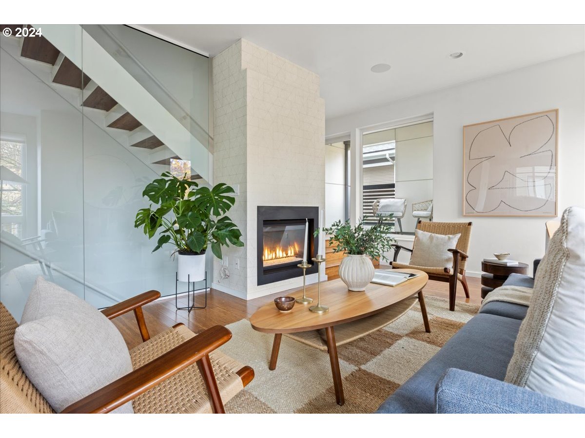 2052 NE 11TH AVE